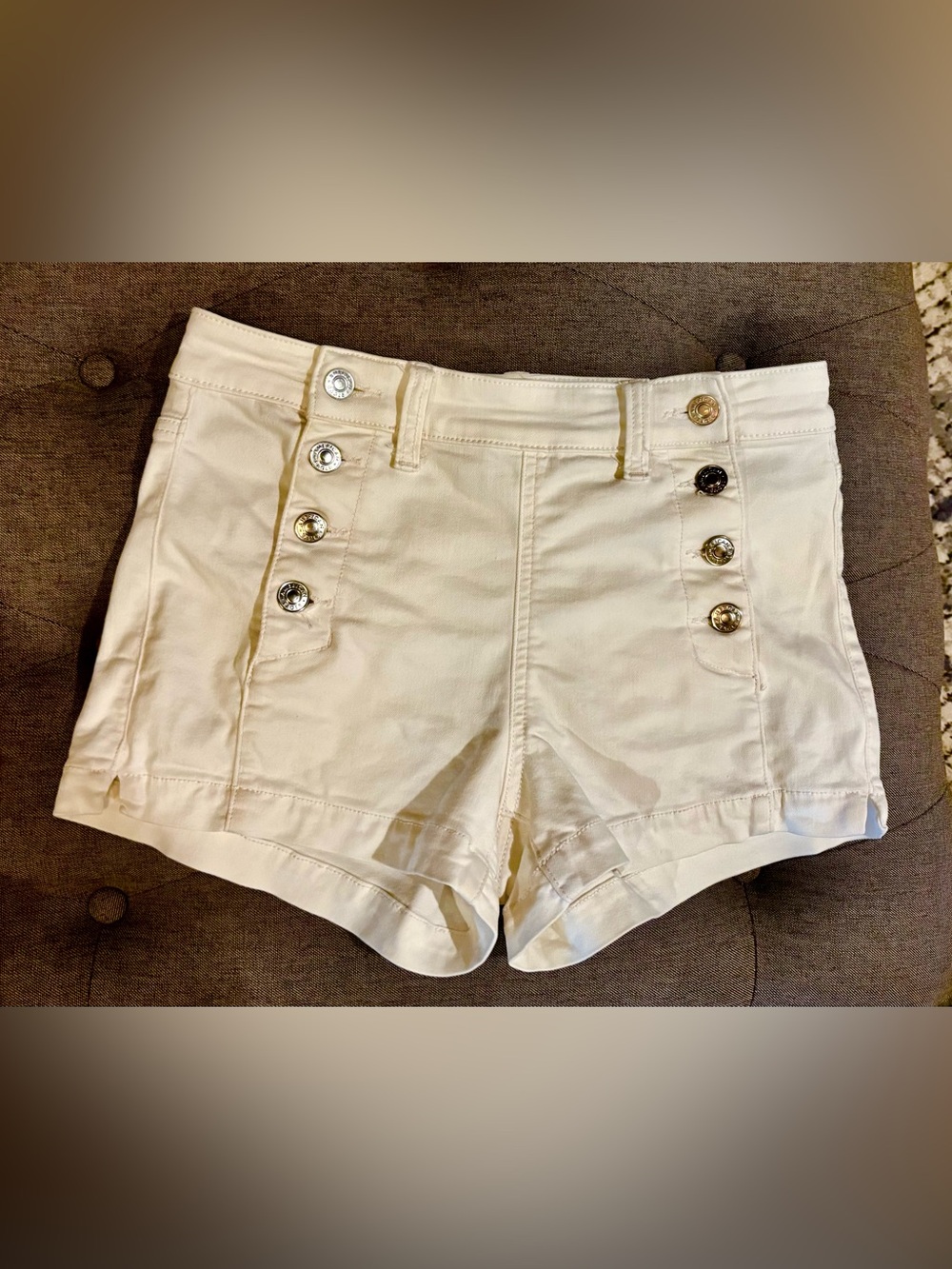 American Eagle Next Level Stretch White shorts with buttons!